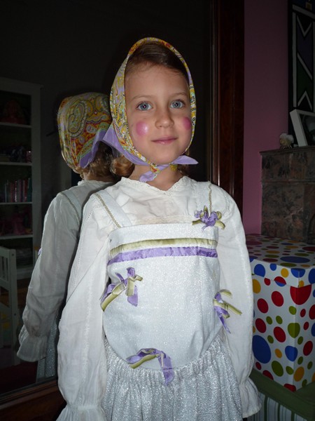 Petite suédoise déguisée en sorcière pour Pâques !
