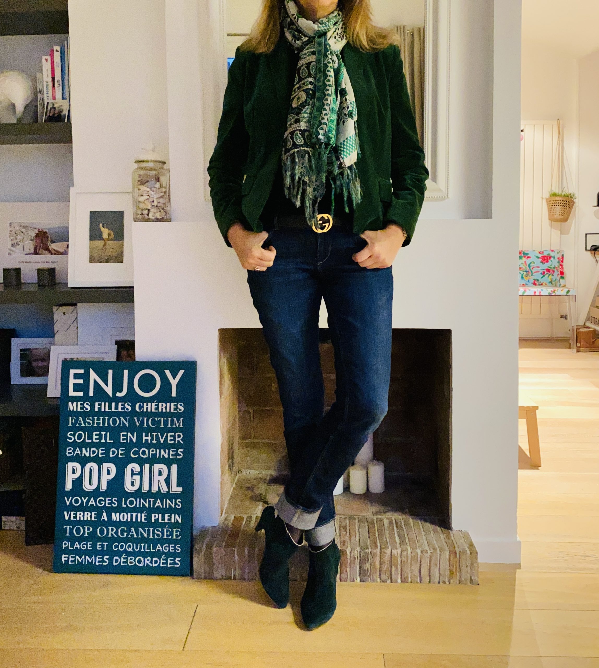 veste et boots vertes - Look Femmes Débordées