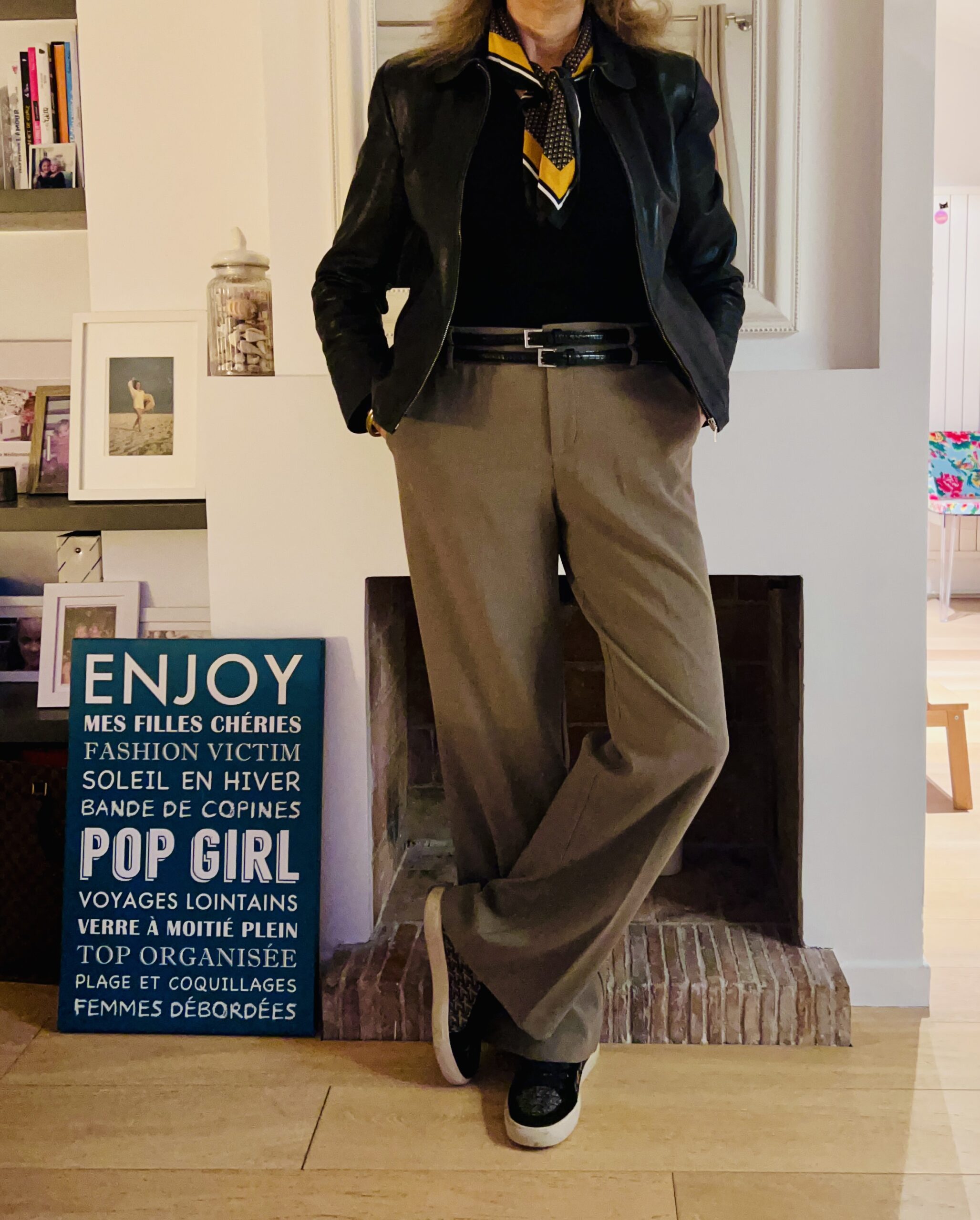 Cuir et pantalon fluide - Look femmes Débordées