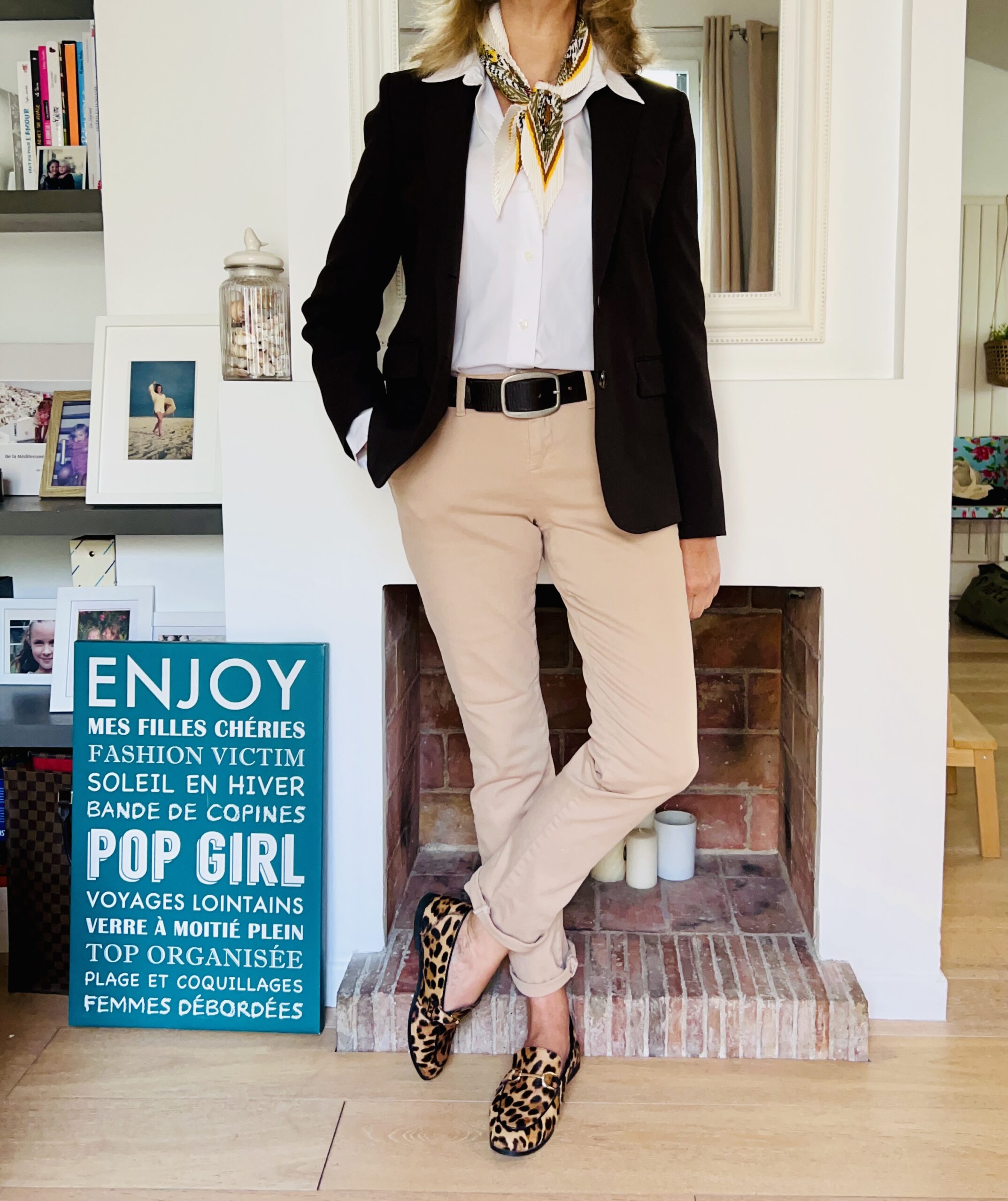 chino beige - look femmes débordées