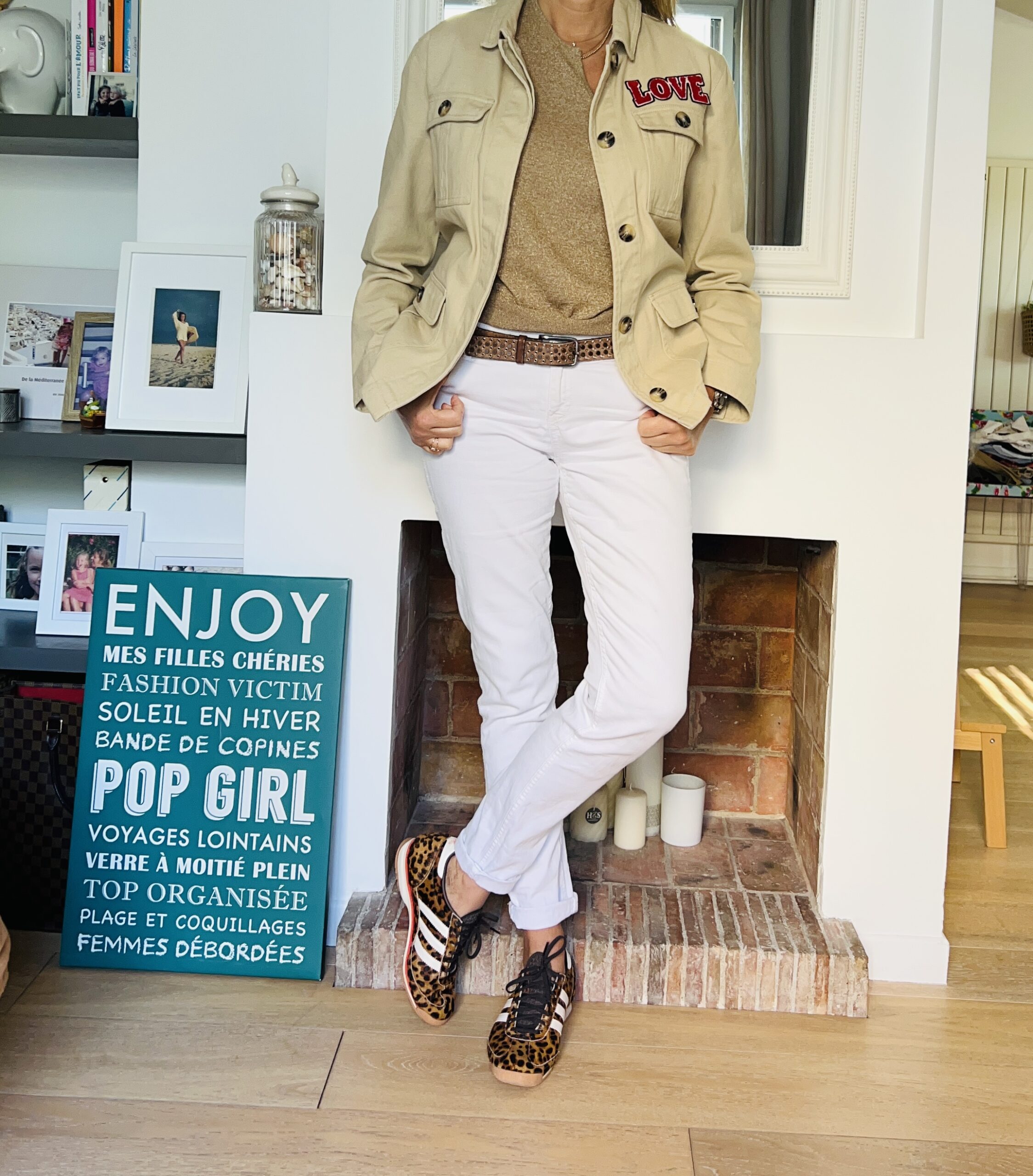 Beige et blanc - look Femmes Débordées