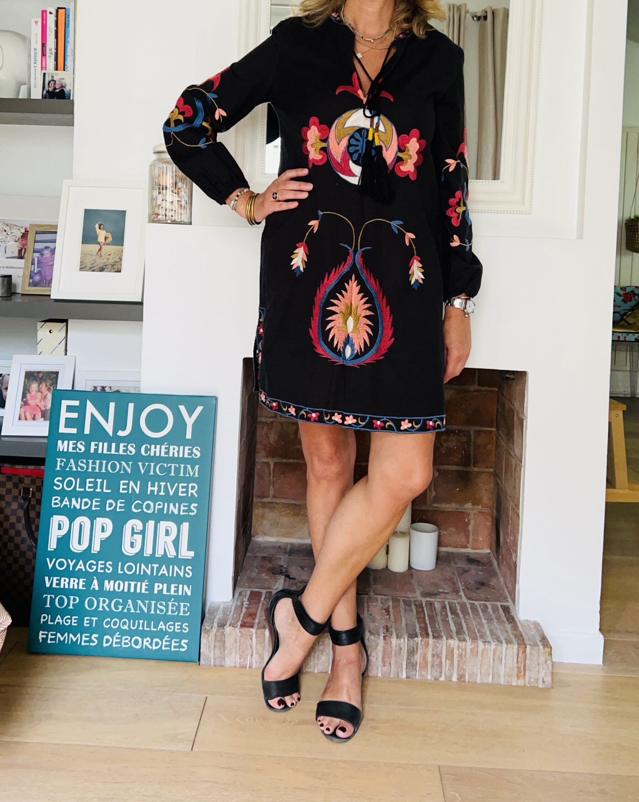 Robe brodée - Look Femmes Débordées