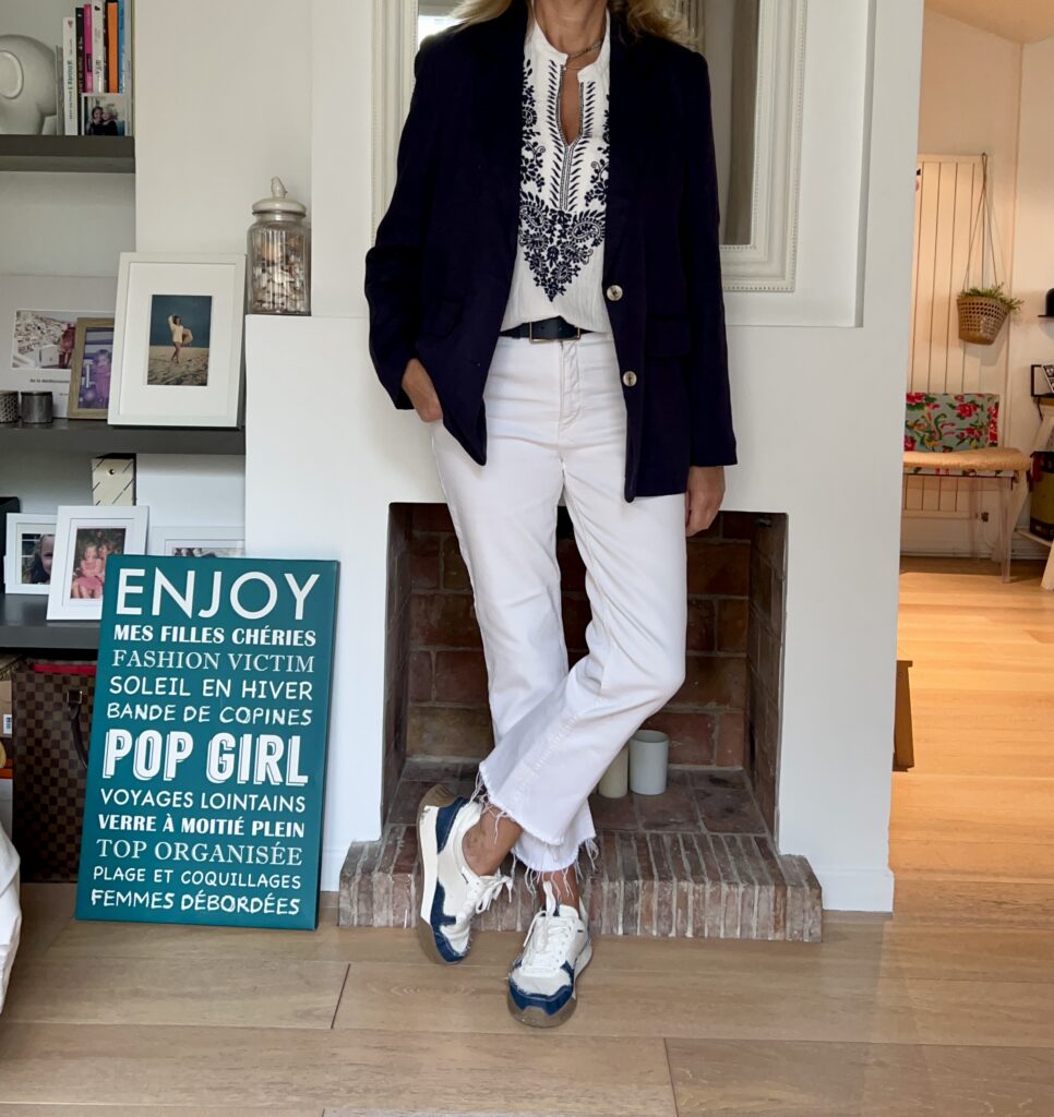 Marine et blanc - look Femmes Débordées