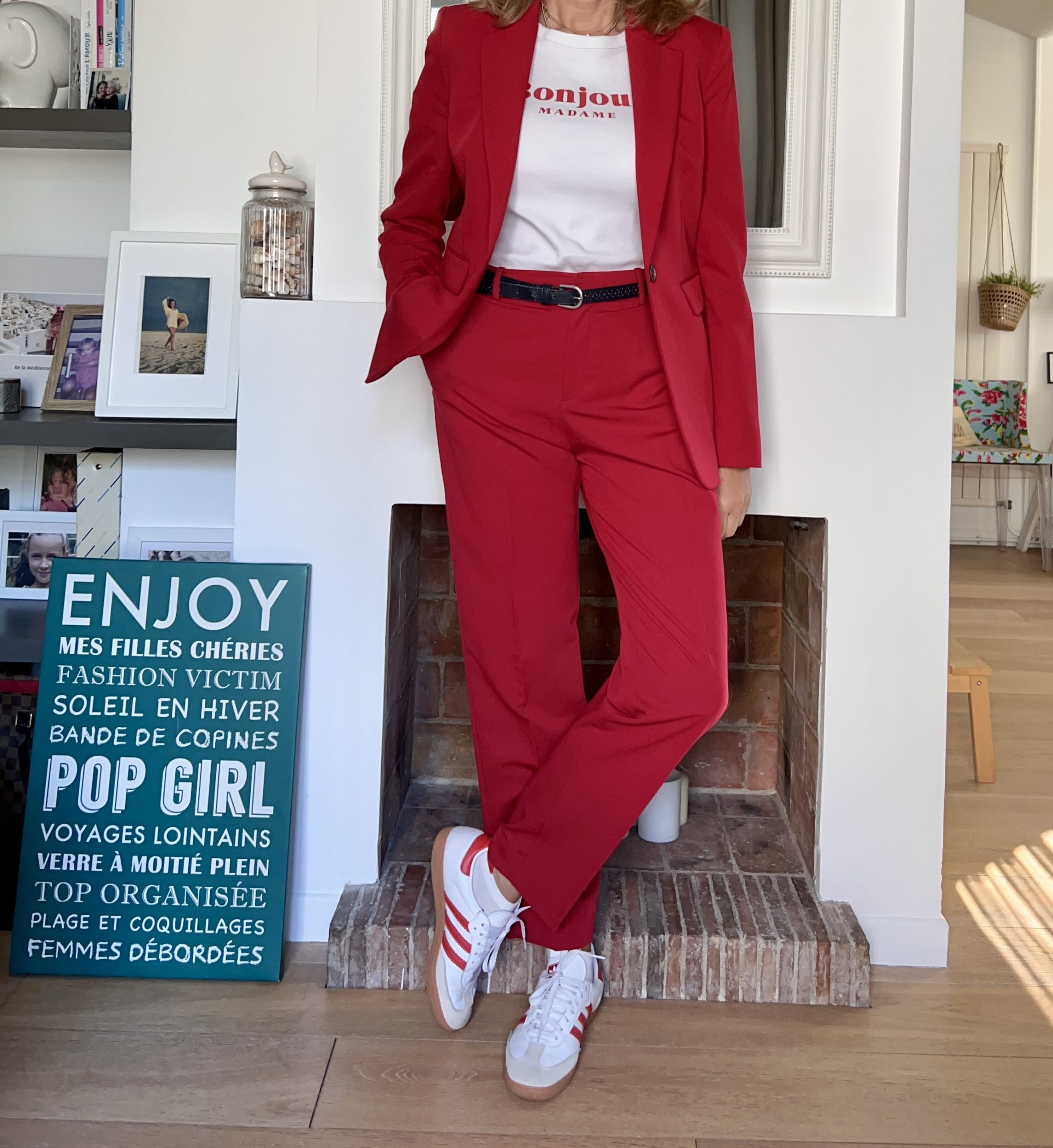 tailleur pantalon rouge - Look femmes Débordées