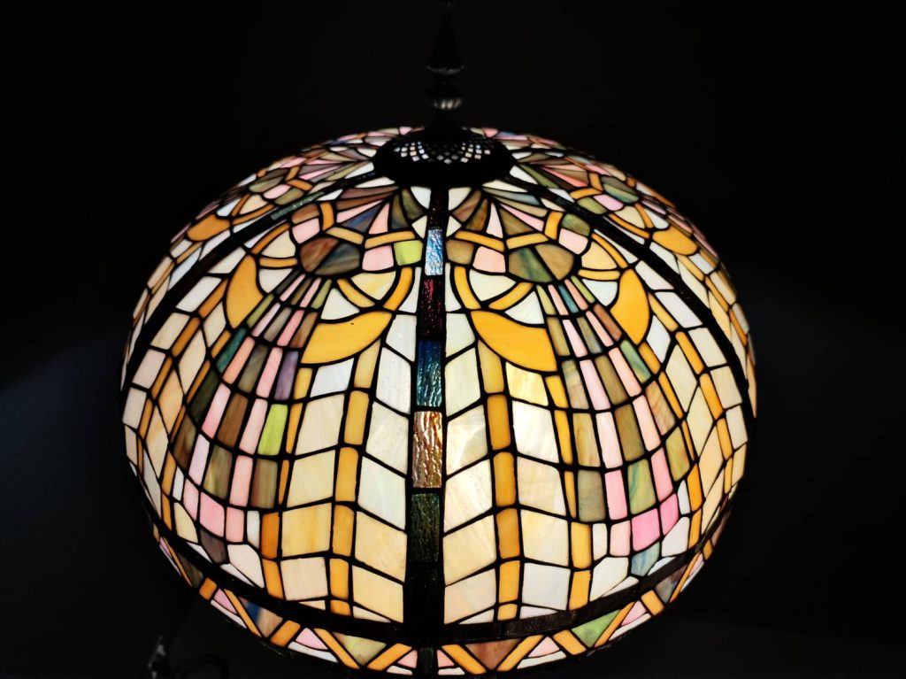 lampe Tiffany design style luminaire déco décoration chevet