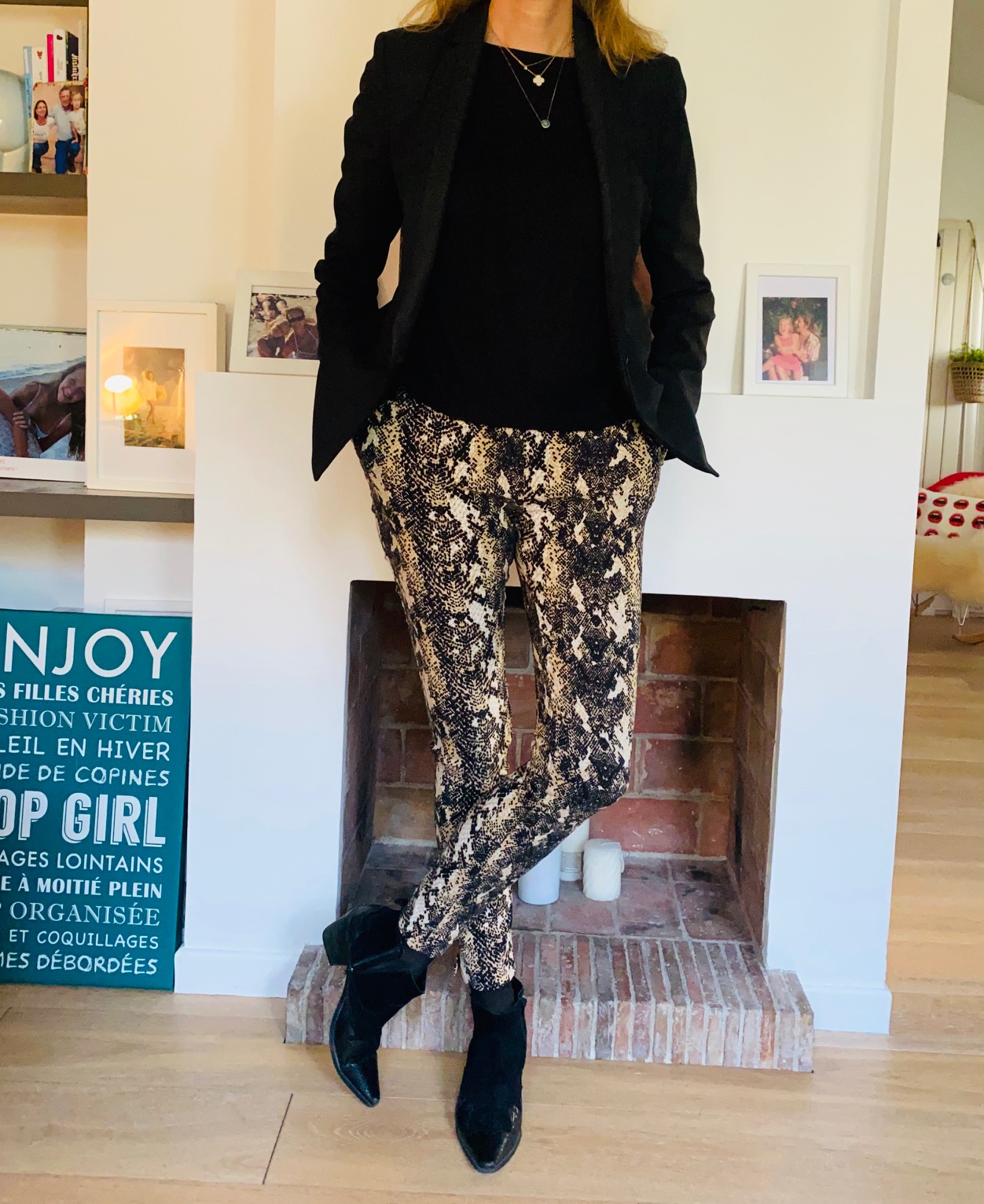 pantalon motifs python - look Femmes Débordées