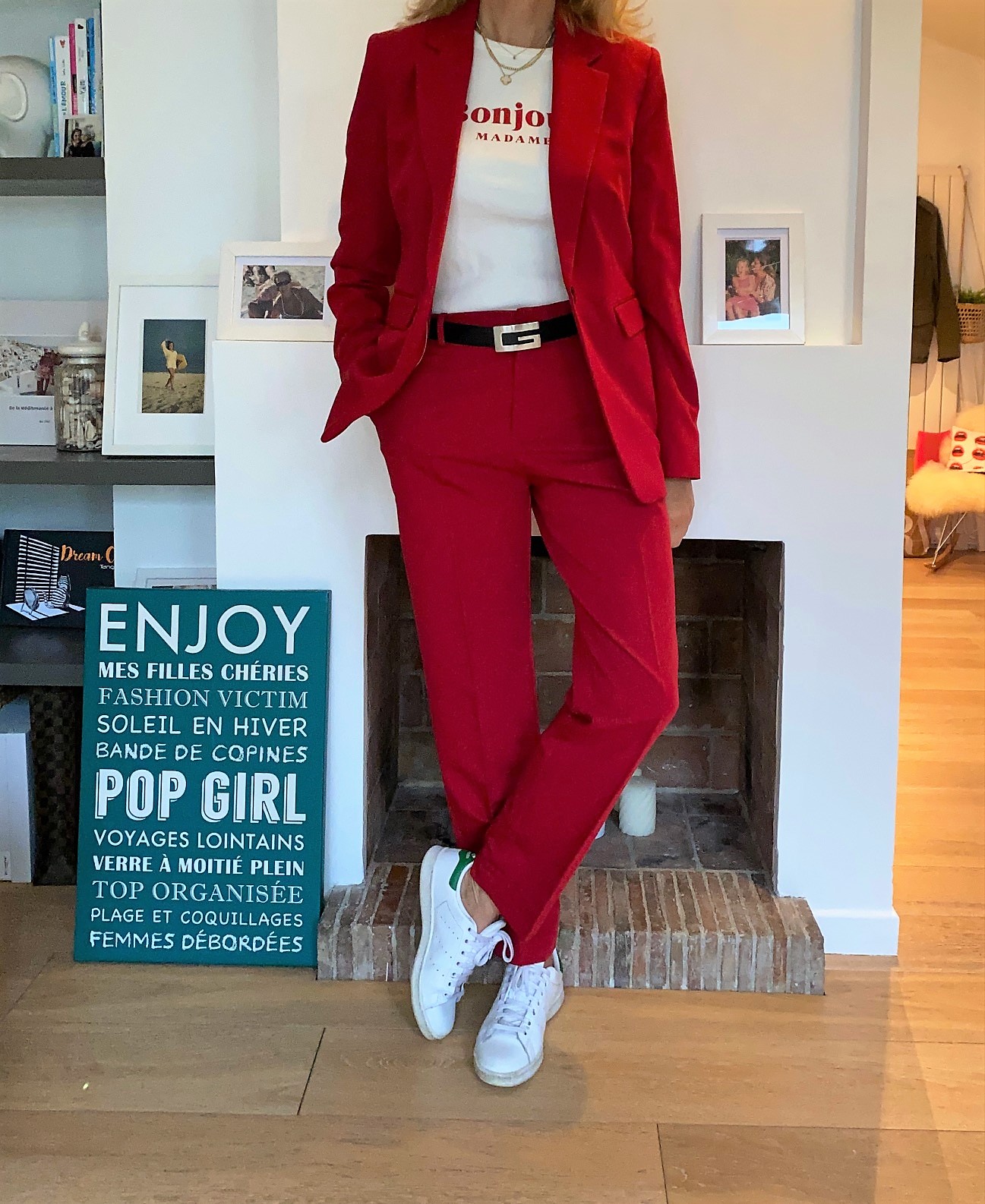 tailleur pantalon rouge - look Femmes Débordées