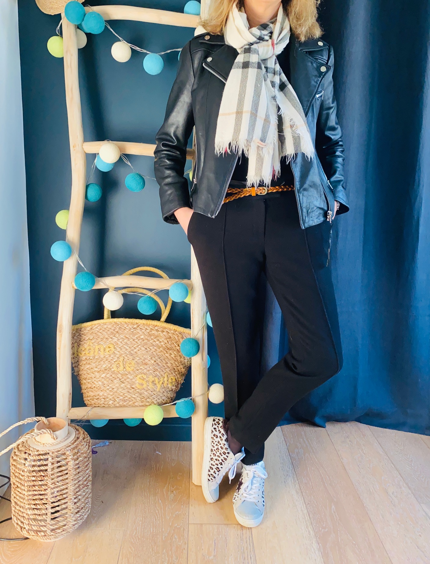 total look noir et baskets léopard - look Femmes Débordées