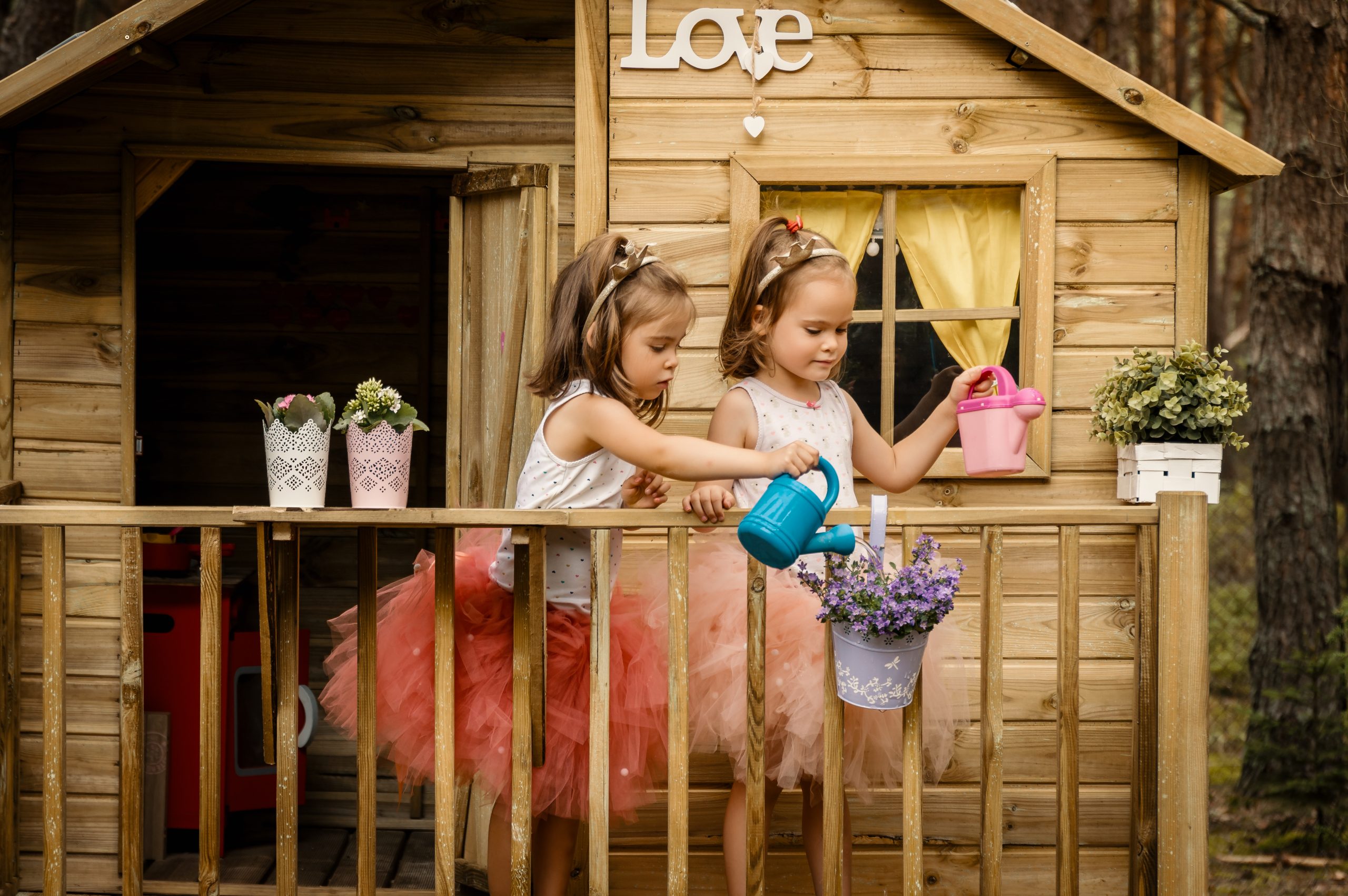 Cabane en bois d'intérieur, maisonnette pour enfants • LOOVE